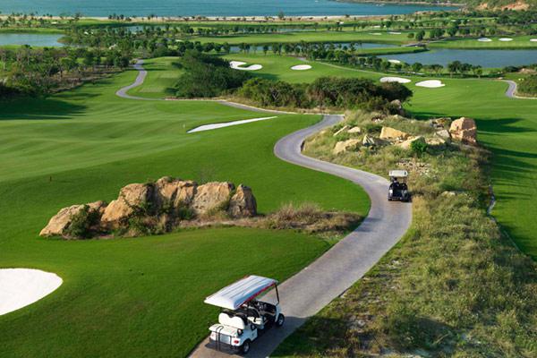 Saigon – Nha Trang Golf Tour 7 Days Saigon – Nha Trang Golf Tour 7 Days