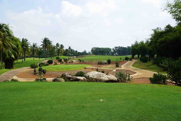 Saigon – Nha Trang Golf Tour 7 Days Saigon – Nha Trang Golf Tour 7 Days